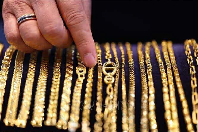 تعافي أسعار الذهب بعد انخفاضات متتالية مع تحذير للتداول قصير الأجل – مشاهير تعافي أسعار الذهب بعد انخفاضات متتالية مع تحذير للتداول قصير الأجل – مشاهير