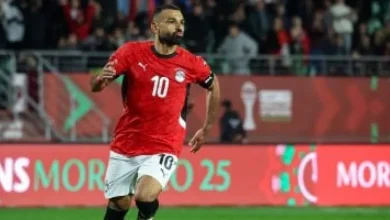 تقارير تكشف قرب انتقال محمد صلاح إلى الدوري السعودي مع فريق روشن