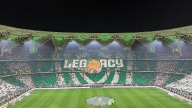 تيفو مدرج الأهلي يشعل أجواء الكلاسيكو ويبرز إرث النادي العريق