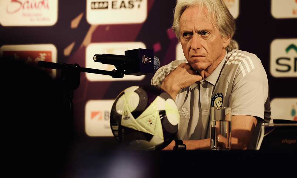 جيسوس يؤكد أهمية 8 مباريات حاسمة ويعرب عن قلقه من توقف الدوري وتأثيره السلبي