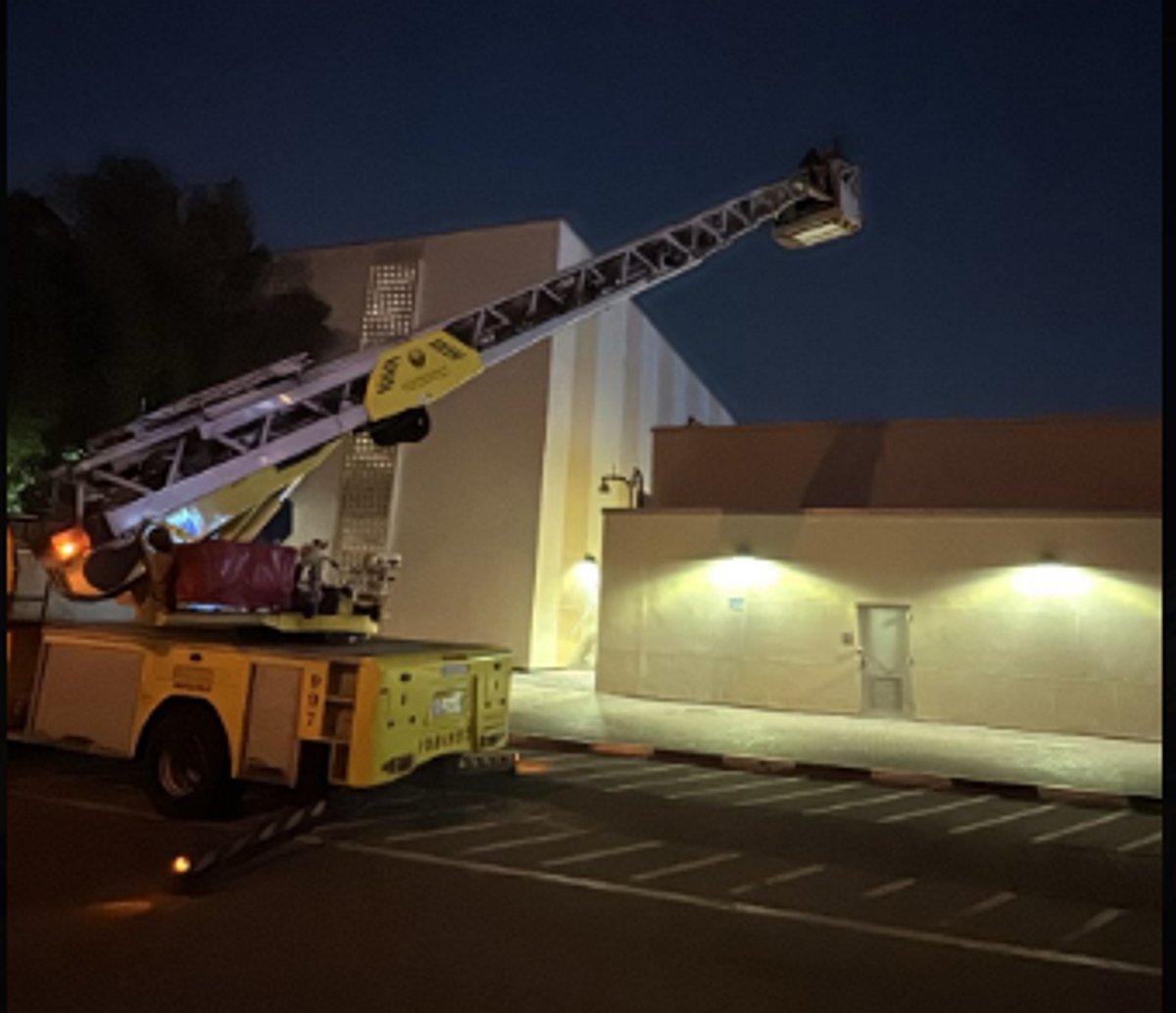 حريق محدود يندلع بسبب استهداف القنصلية الأمريكية في دبي