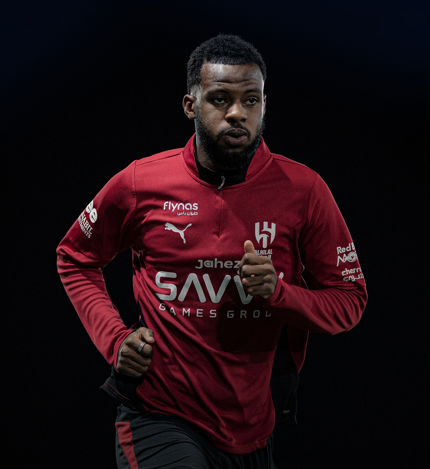 حسان يشارك بفعالية في تدريبات الهلال الجماعية لتعزيز الفريق