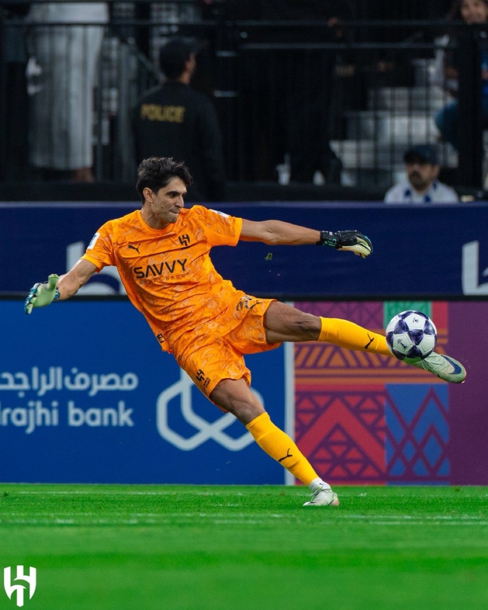 حصري كشف ياسين بونو موقف جيسوس من انتقاله للهلال والكلمة السرية التي قالها رونالدو بعد فوات الأوان