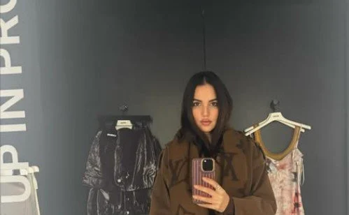 درة تحتفل بعيد الفطر في إسبانيا بإطلالة كاجوال وتتصدر قائمة التريند