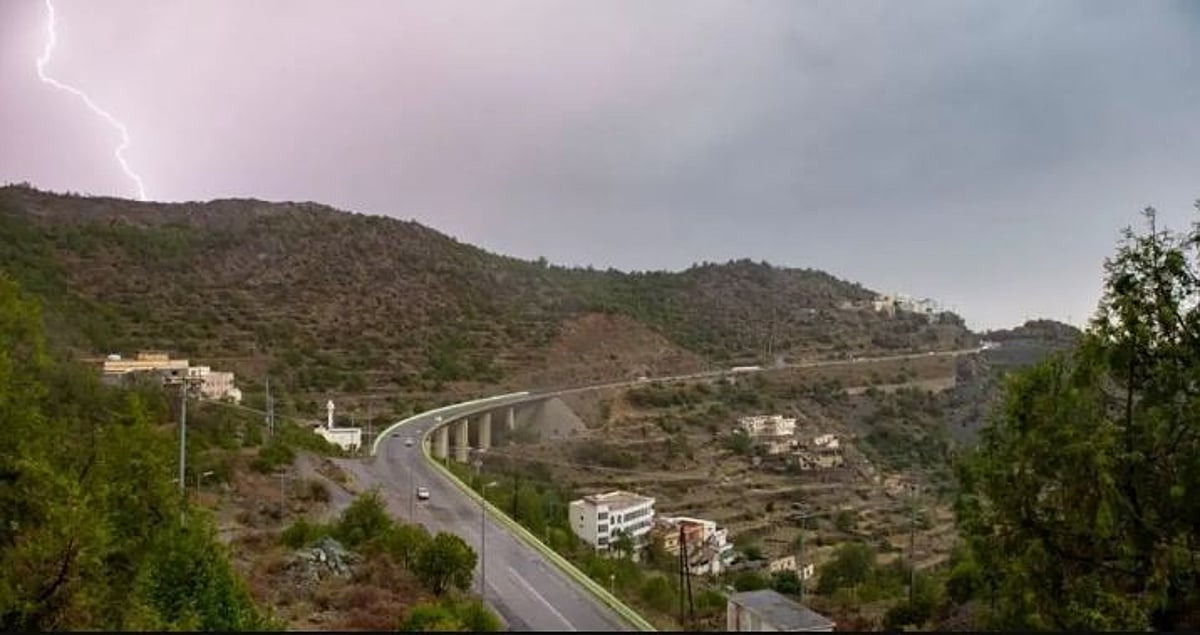 درجات الحرارة تصل إلى 31 وأجواء اليوم الأربعاء 15 رمضان 1447 في المملكة