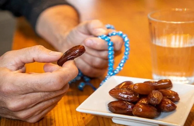 دعاء 15 رمضان 2026 ردده قبل الإفطار اللهم لا تدع لنا ذنبا إلا غفرته ولا دينا إلا قضيته