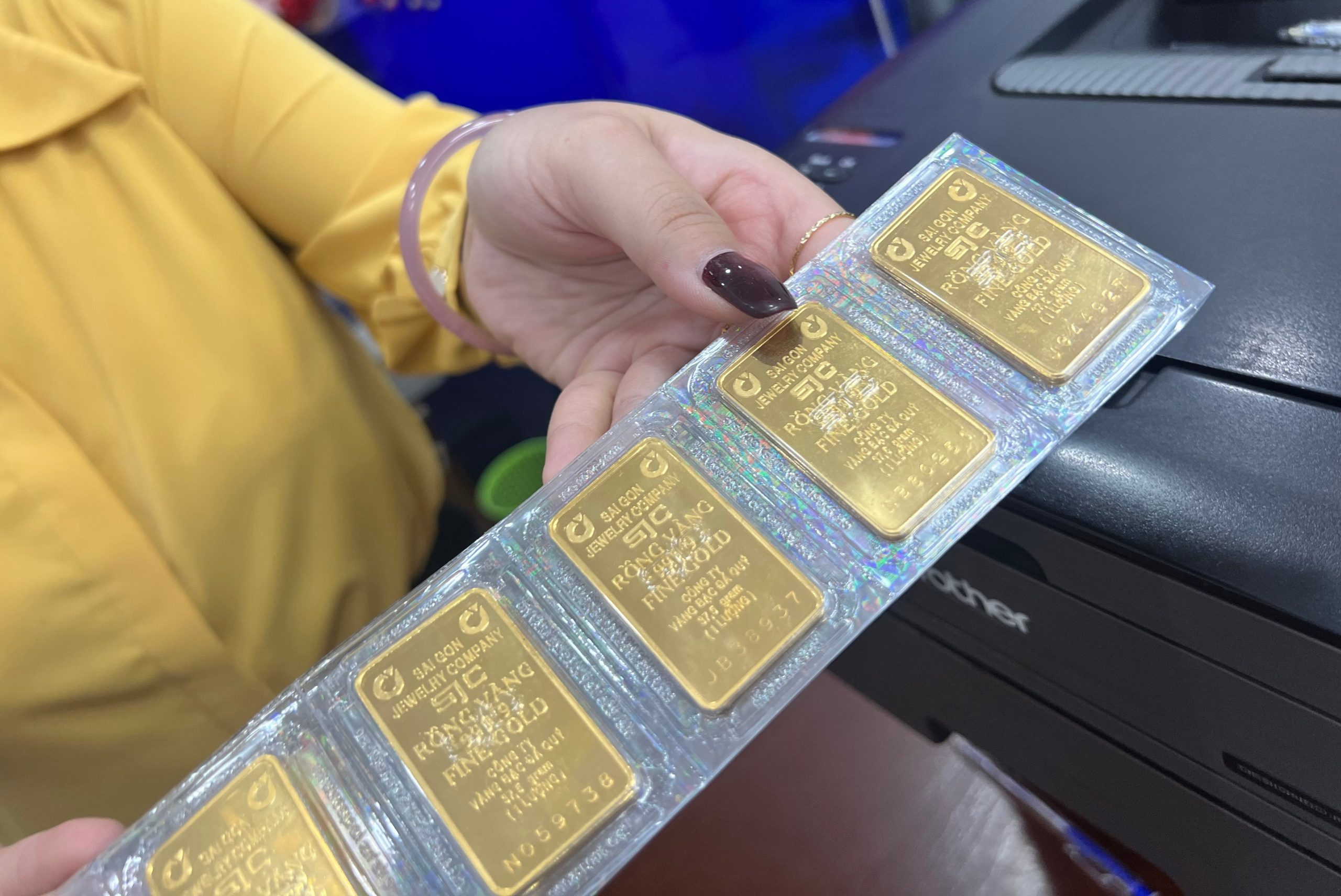 زيادة مفاجئة في سعر سبائك الذهب لتصل إلى 187 مليون دونغ فيتنامي لكل تايل