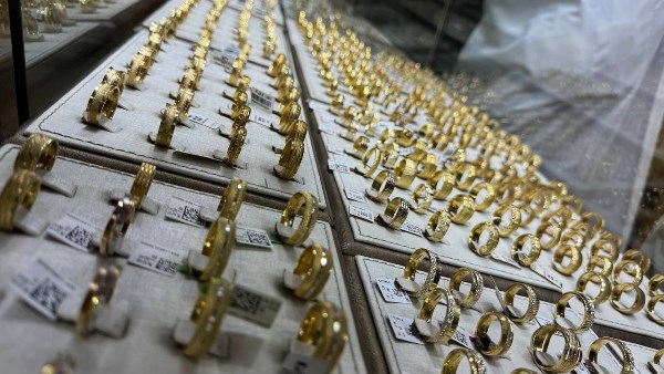 سعر الجنيه الذهب ينخفض 800 جنيه في يوم واحد وتراجع كبير يصيب عيار 21