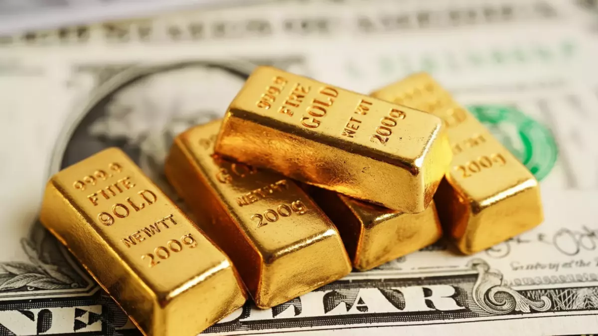 سعر الذهب عيار 21 يرتفع بقوة إلى 7,600 جنيه للبيع وسط تساؤلات حول استمرار الصعود أو بداية البيع