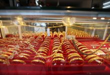 سعر الذهب في شركة SJC يرتفع بمليون و400 ألف دونغ فيتنامي للأونصة مع تسجيل زيادة طفيفة في الأسعار العالمية