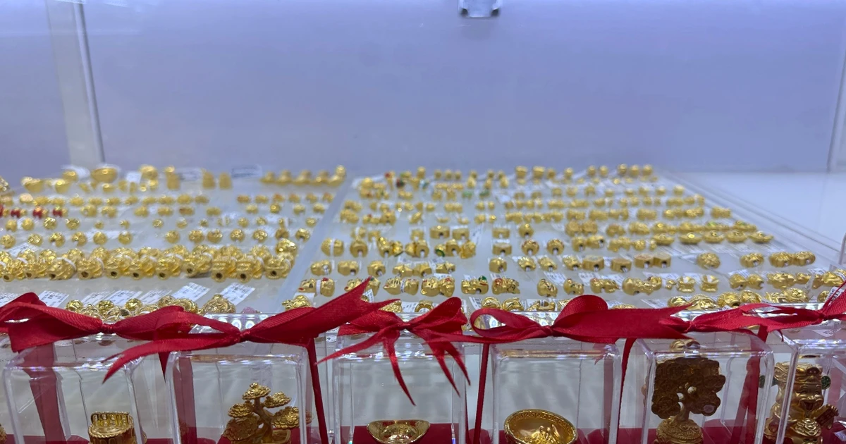 سعر سبائك الذهب يُسجل 185 مليون دونغ فيتنامي لكل تولة في الثامن من فبراير – مشاهير