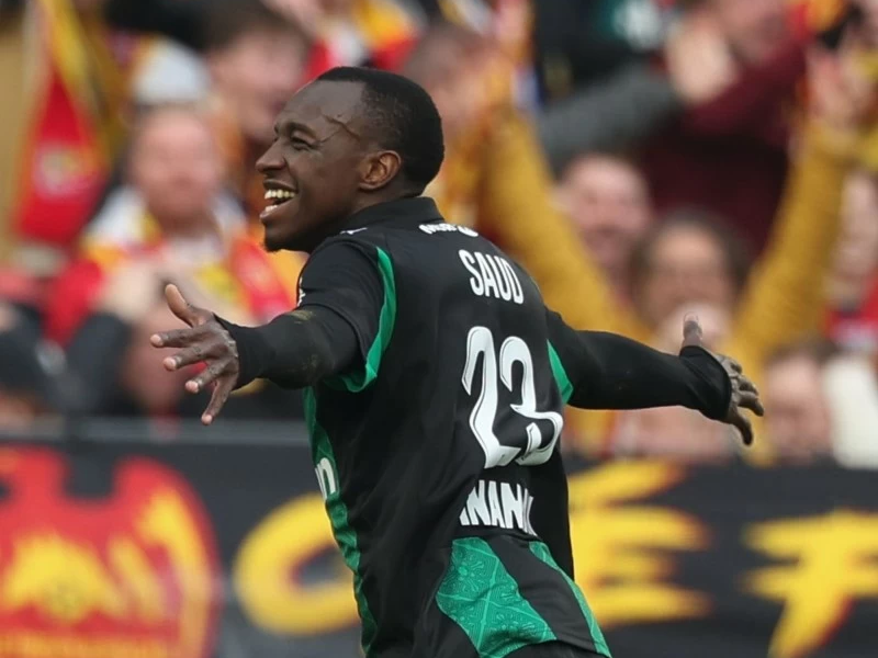 سعود عبدالحميد يحرز أول هدف سعودي في تاريخ الدوري الفرنسي مع لانس – مشاهير