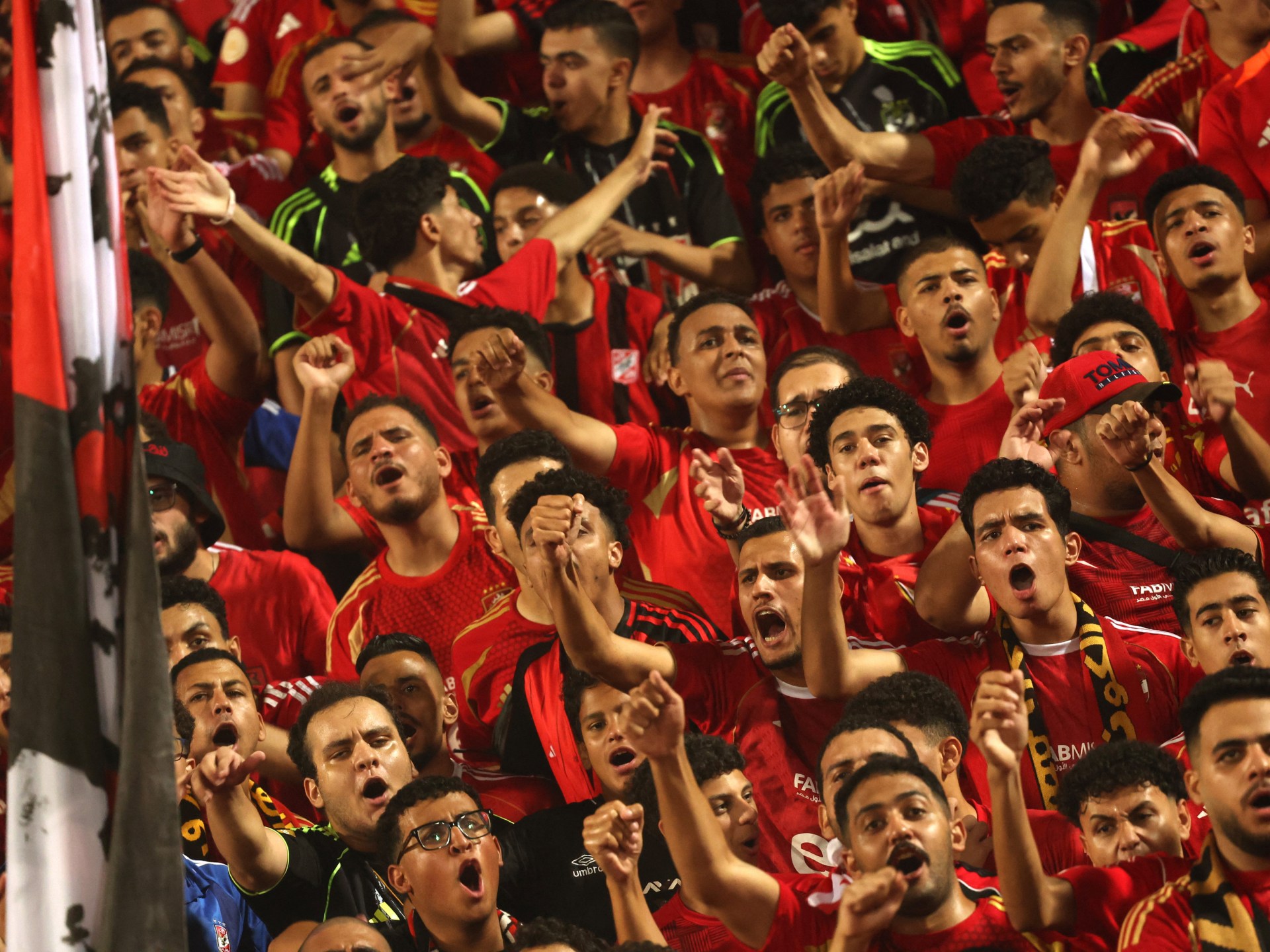 شكاوى رسمية من الأهلي والهلال ضد الكاف بسبب تحكيم المباريات وتفاعل الجماهير