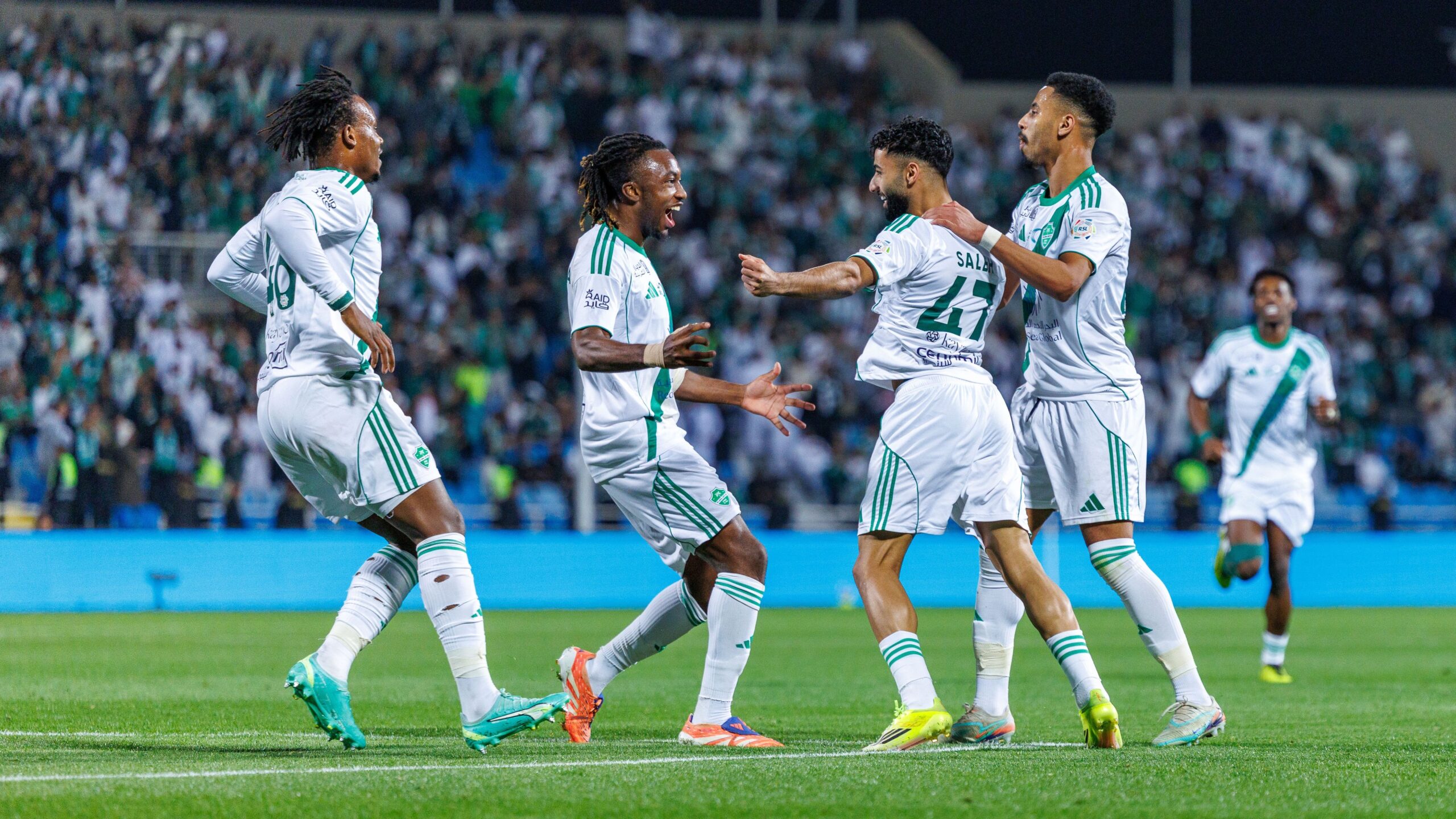 صالح أبو الشامات يؤكد قدرة الأهلي على استعادة صدارة الدوري السعودي من النصر