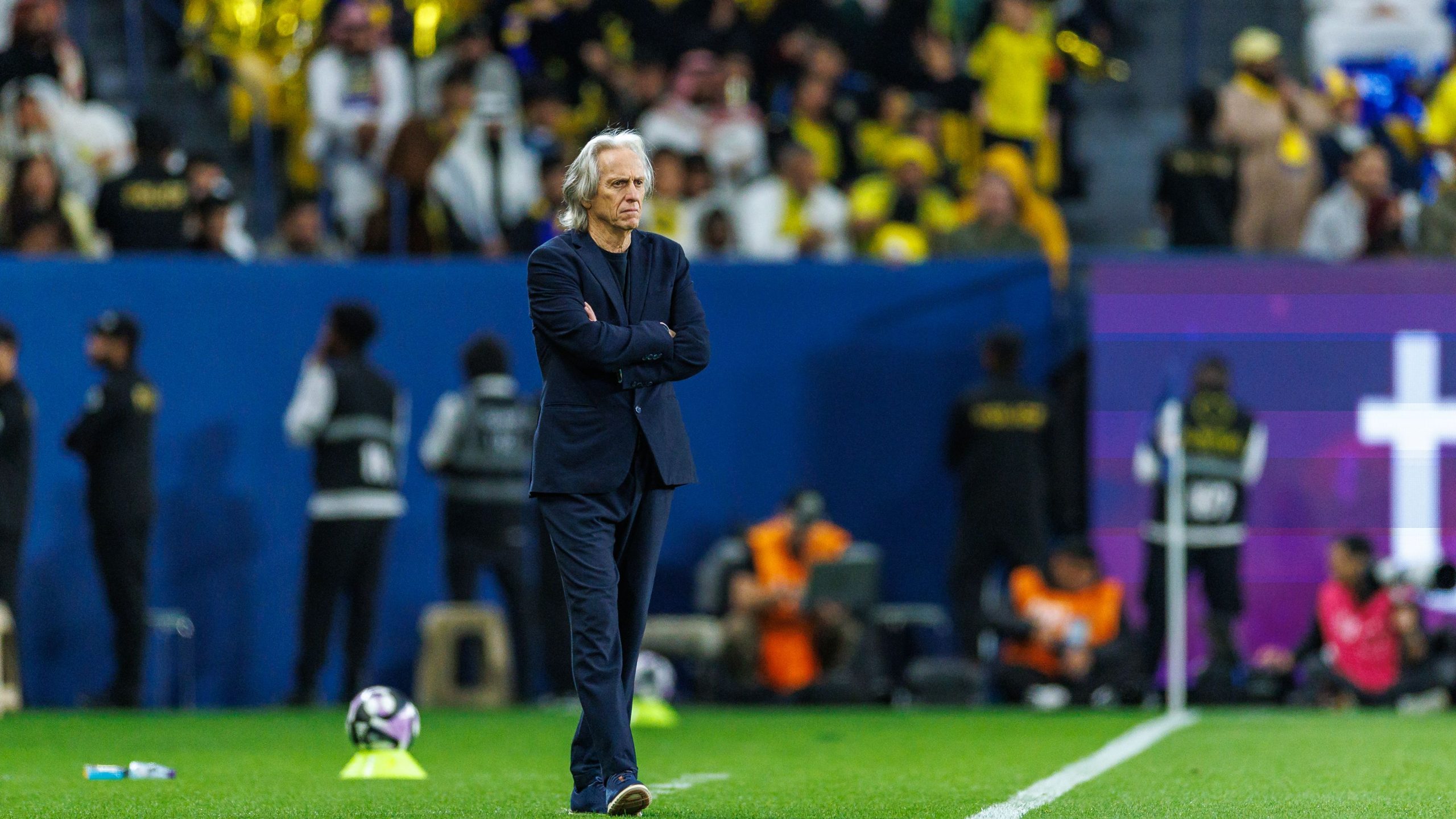 عقوبة رسمية على جورج جيسوس بسبب الهلال وجدل حول عدم طرد بروزوفيتش في مباراة نيوم – مشاهير