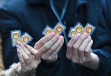 على خلاف التوجهات العالمية ارتفاع سعر الذهب في بورصة SJC بمقدار 500,000 دونغ فيتنامي للأونصة