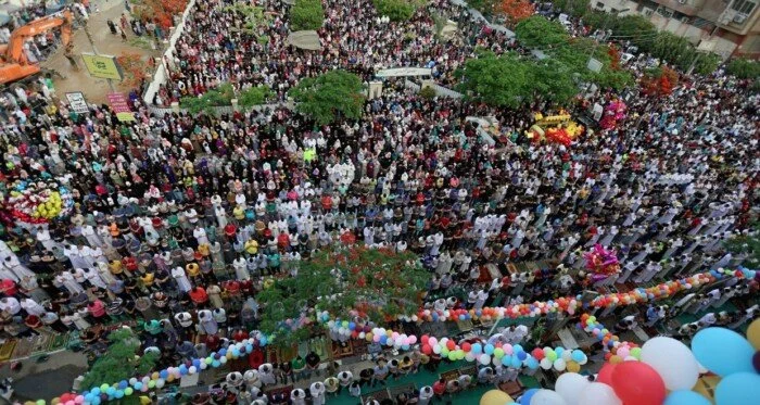 عيّد على حبايبك رسائل تهنئة عيد الفطر المبارك 2026 مكتوبة وصور منوعة لمشاركة الفرح والسرور