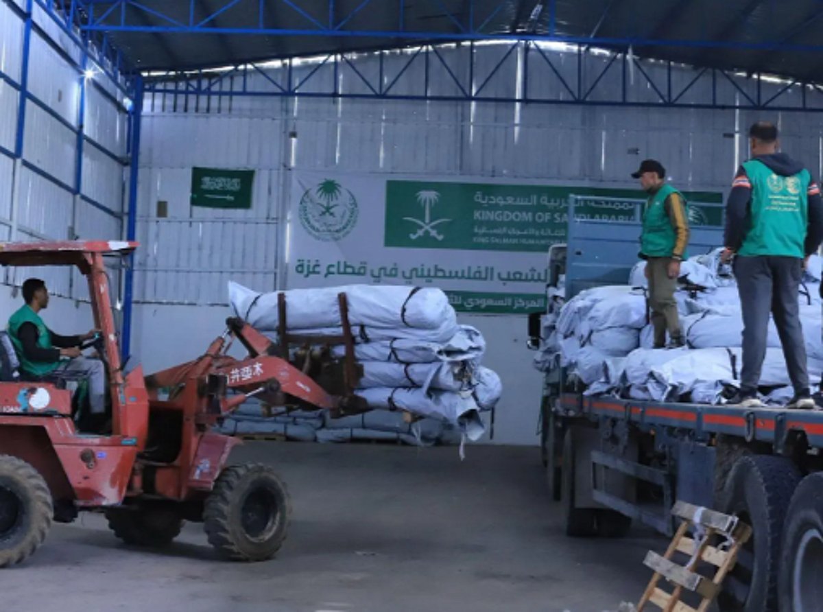 قافلة مساعدات إنسانية جديدة من مركز الملك سلمان تصل قطاع غزة لتعزيز الدعم الإغاثي – مشاهير