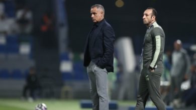 قوميز يوجه انتقادات لقرار الحكام عقب خسارة الفتح أمام الهلال