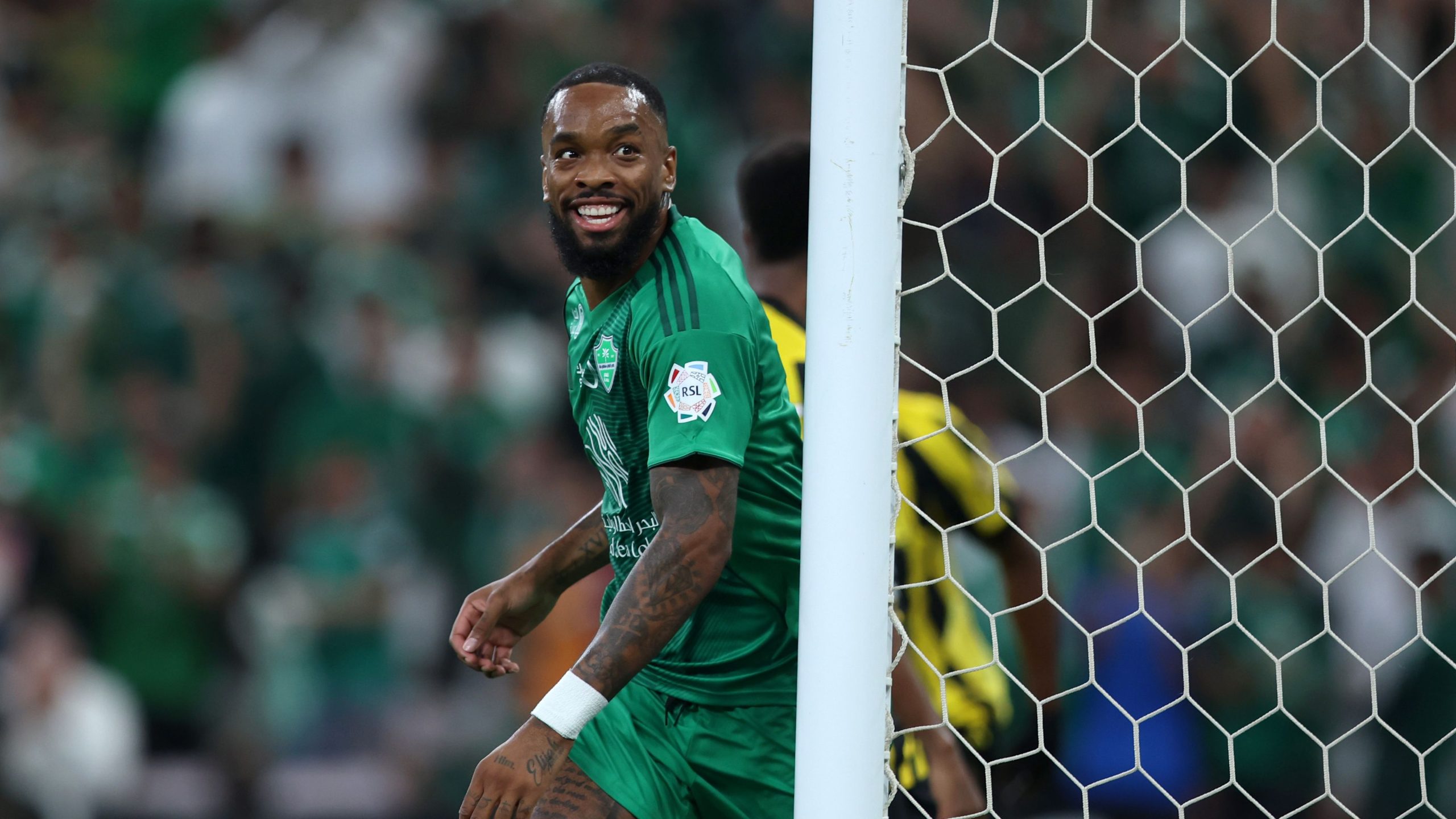 لجنة الانضباط تهدد مستقبل حملة إيفان توني وتثير سخرية روجر إيبانيز بالعربية بعد خسارة الاتحاد – مشاهير