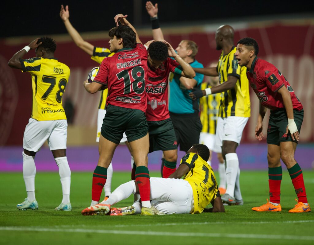 لعنة الصليبي تضرب دوري روشن مع دومبيا وسقوط 6 ضحايا حتى الآن في كورة بريك