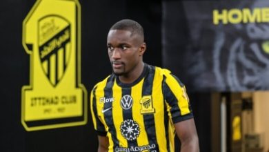 ليفربول يضع موسى ديابي في حساباته لتعويض محمد صلاح القادمة