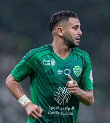 محرز والهلال يستمرون في مواجهة تحمل عقدة متجددة