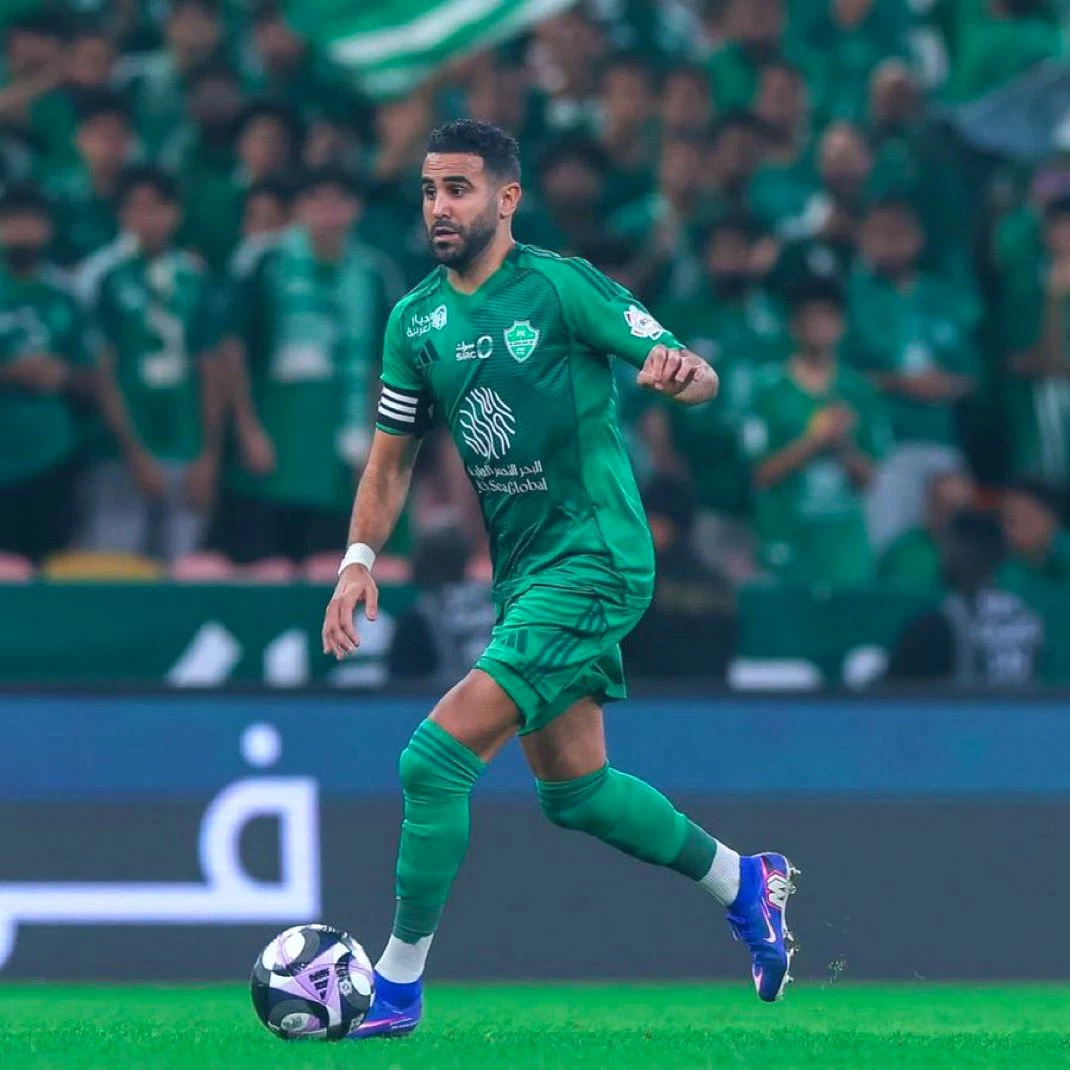 محرز يواصل التألق أمام الهلال ويهزم الاتحاد والنصر رغم منع التسجيل