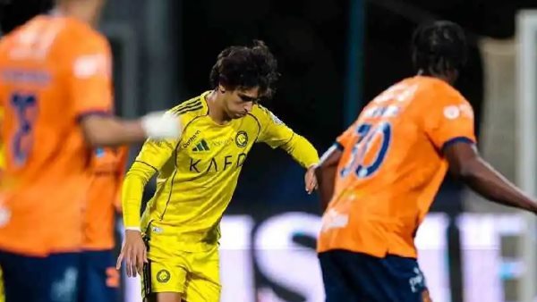 محرك النصر المتألق يجذب الأنظار كيف تفوق نجم الفريق على رونالدو في مواجهة الفيحاء