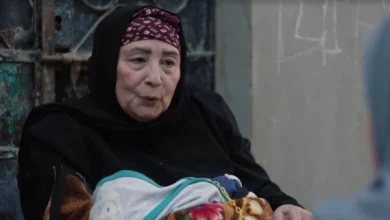 مسلسل حكاية نرجس الحلقة 10 أحداث مثيرة بانتحال شخصية موظفة التضامن واختطاف طفل في القاهرة