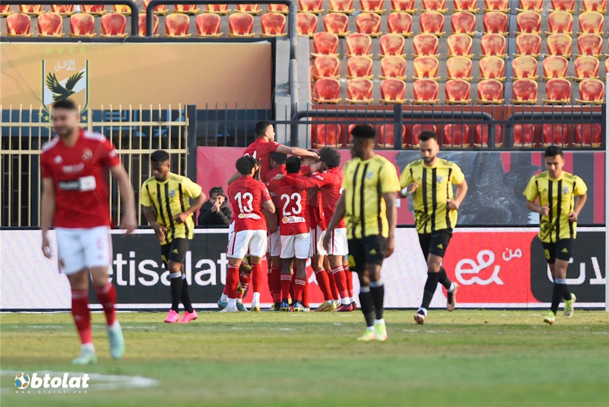 مواعيد مباريات الخميس 5 مارس 2026 والقنوات الناقلة الأهلي يلتقي المقاولون العرب وبيراميدز يصطدم بحرس الحدود