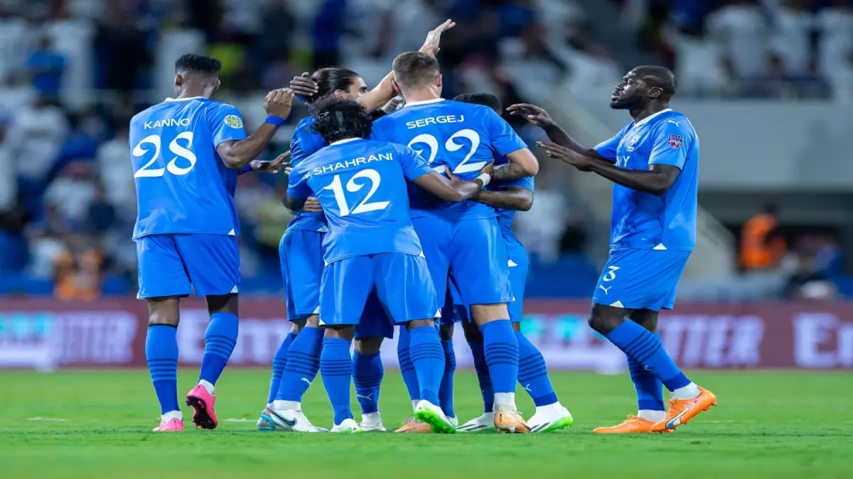 نادي الهلال يتخذ قرارًا حاسمًا ببيع نجم الفريق نهاية الموسم الجاري