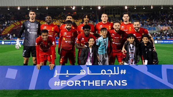 نجم الدوري السعودي يغيب عن مباراتي إنجلترا والجزائر بعد إصابته بكورونا