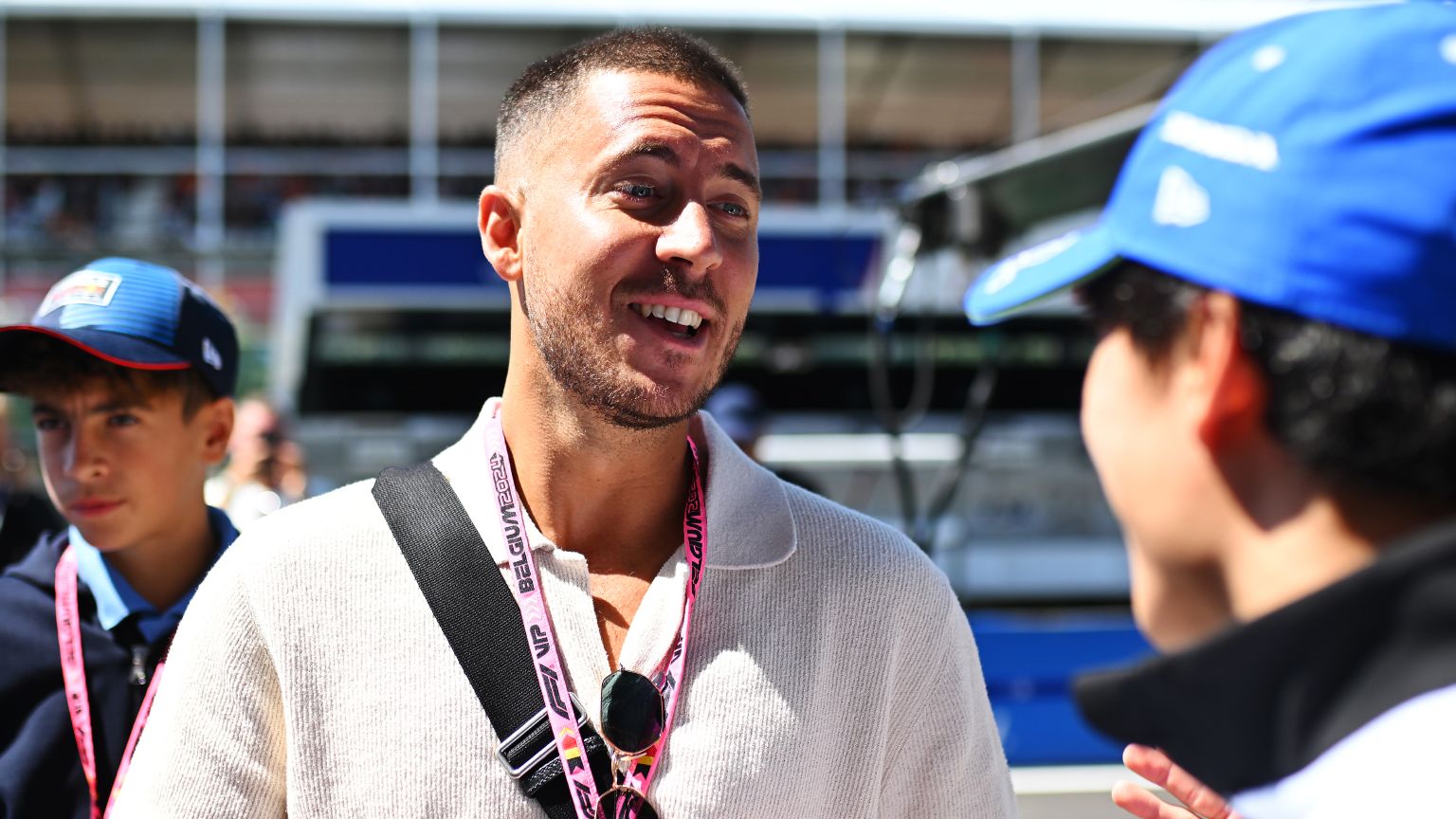 هازارد يؤكد استحالة تعويض كريستيانو ويكشف أن نجم بلجيكا أنهى مسيرته بتصرف متعمد