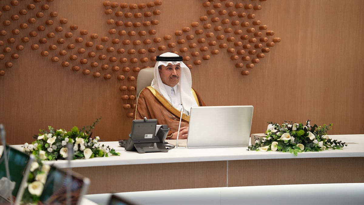 وزير النقل يطلق مبادرة المسارات اللوجستية لتعزيز نقل البضائع إلى موانئ الساحل الغربي ودعم سلاسل الإمداد