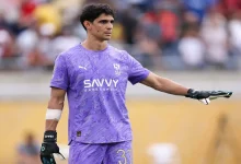 ياسين بونو يوضح أسباب رحيله المفاجئ عن إشبيلية والهلال يؤمن استمراره بعقد جديد