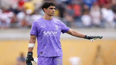 ياسين بونو يوضح أسباب رحيله المفاجئ عن إشبيلية والهلال يؤمن استمراره بعقد جديد