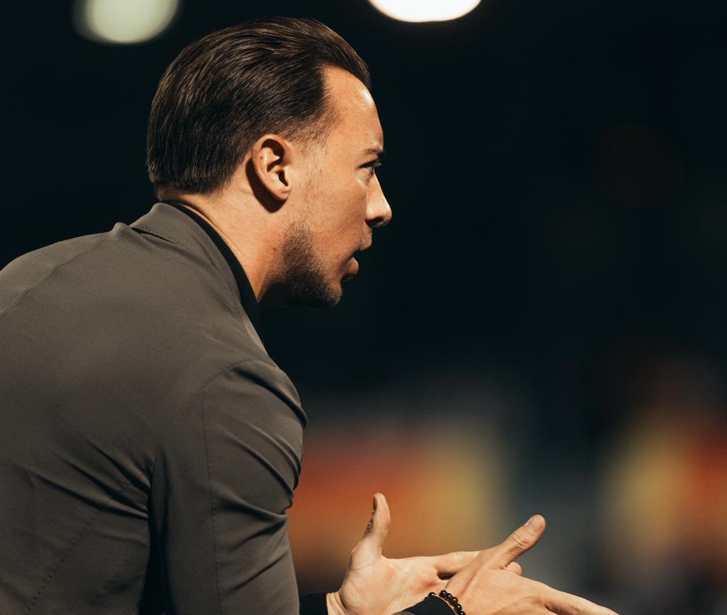 يايسله يرد على الانتقادات ويكشف خطة تعافي الأهلي من الأزمات