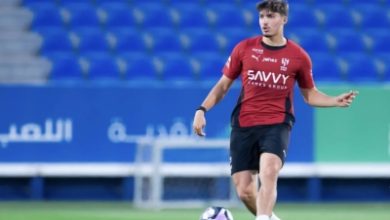 يوسف أكتشيشيك يتوجه إلى باريس لإجراء فحوصات طبية على إصابته